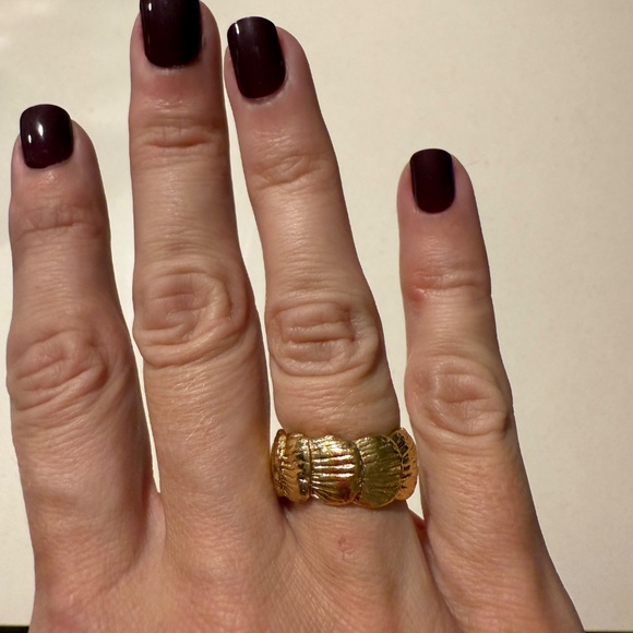 Sezane gold plated seashell ring - Picture 3 of 3